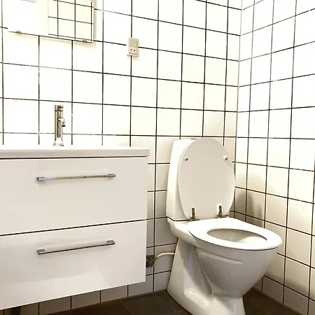 Two-bedroom Located On The Third Floor Of A Four-story Building In Lejlighed