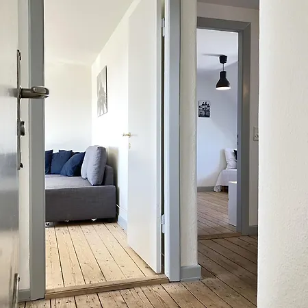 Two-bedroom Located On The Third Floor Of A Four-story Building In Lejlighed *